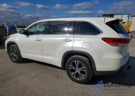2018 Toyota Highlander Le z USA, uszkodzony, nr VIN 5TDZZRFH3JS249552